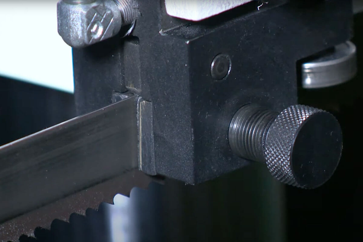 How To Install & Adjust A Metal Cutting Bandsaw Blade