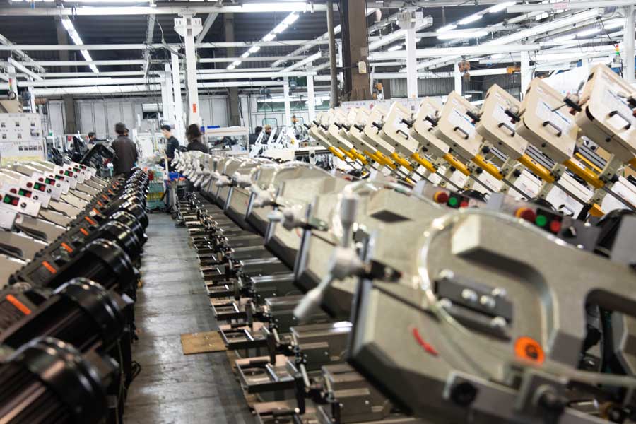 Rong Fu is a leading Taiwanese manufacturer of high-quality metal cutting bandsaws for OEM partners. Learn about the benefits of partnering with a Taiwanese OEM for your metal cutting bandsaw manufacturing.